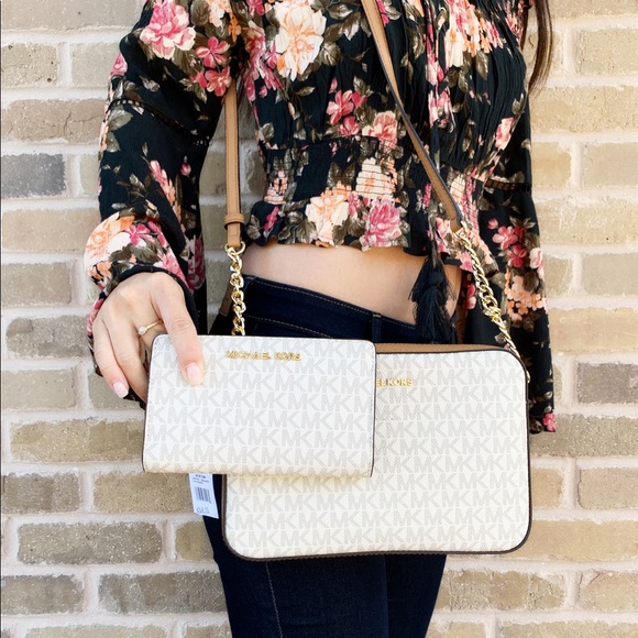 Michael Kors Handbags - Gaby’sBags-NWT Michael Kors Crossbody&Wallet SET